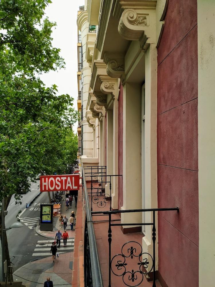 Casa de hóspedes Abitum 2*